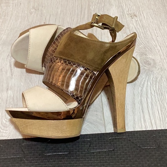 Pelle Moda Heels - Picture 4 of 6